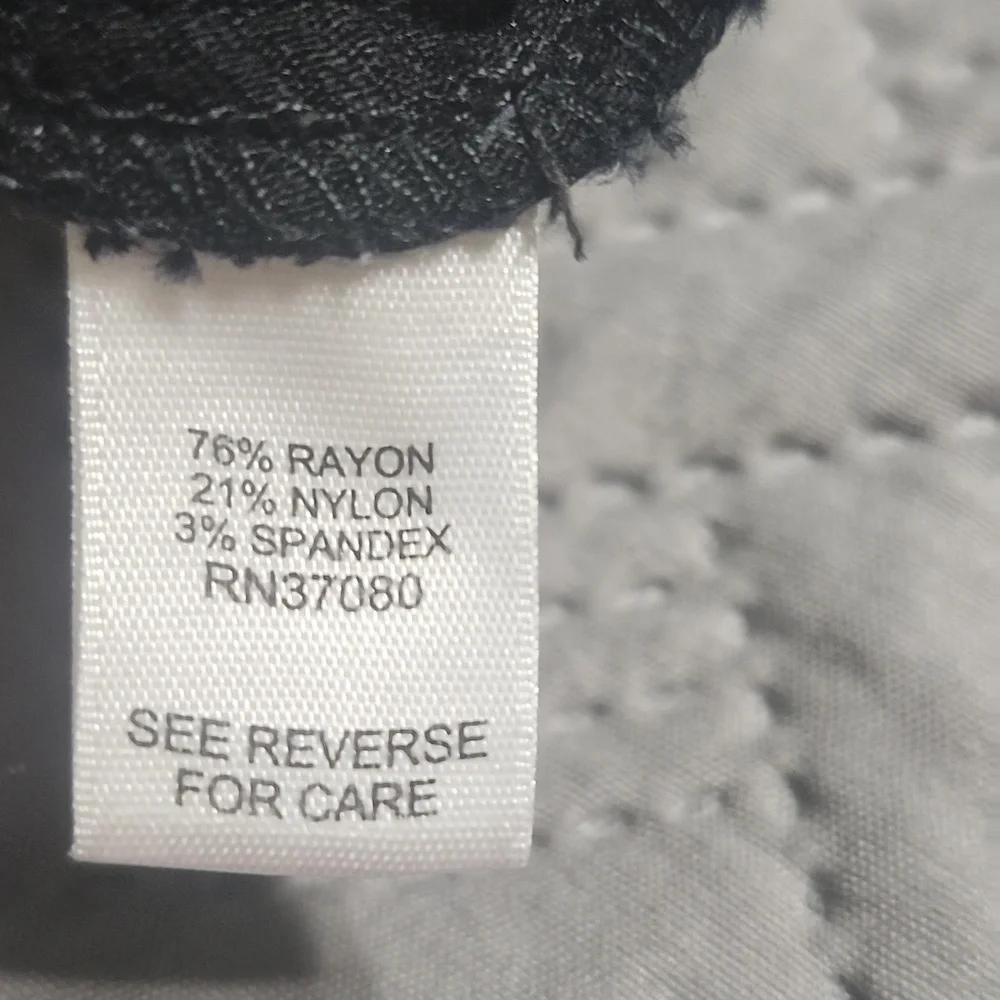 Capris - Picture 3 of 3